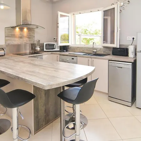 1 Bedroom Gorgeous In Prázdninový dům