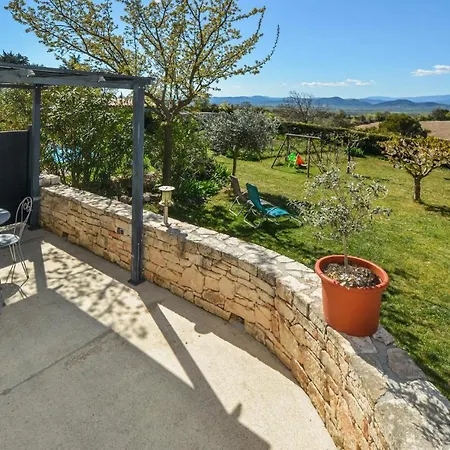 1 Bedroom Gorgeous In Casa vacanze Barjac (Gard)